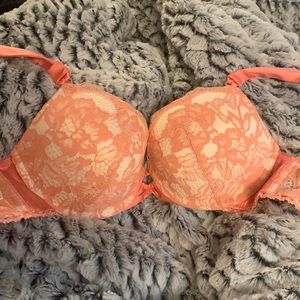 Fredericks of Hollywood 32D bra